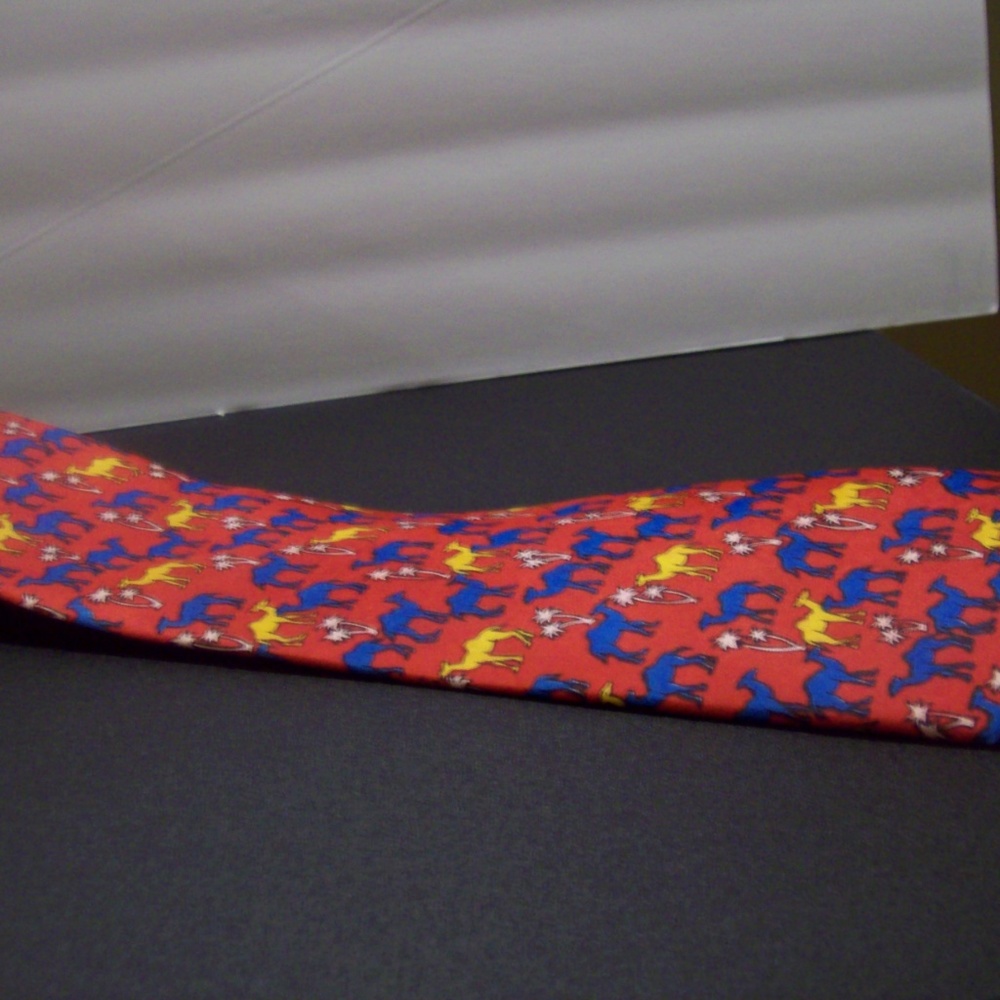 Montage 100% Silk Red with Blue & Yellow Camel Tie - Picture 3 of 5